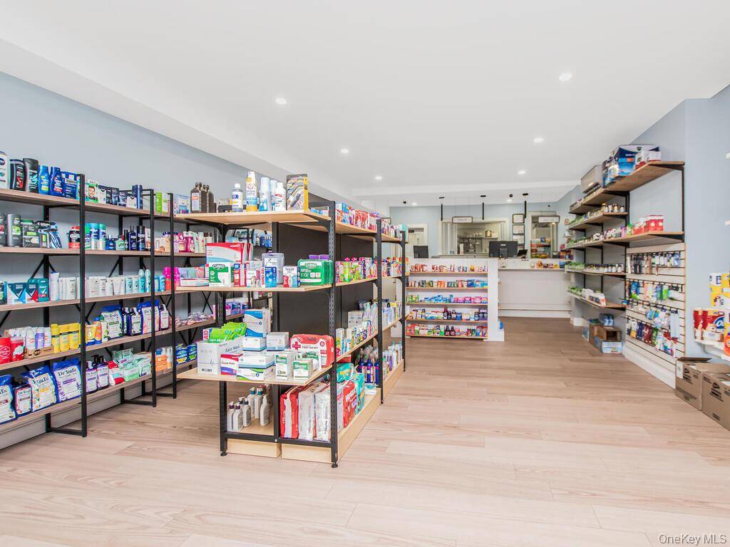 #19 photo, 1406 White Plains Road, Parkchester , NY 10462