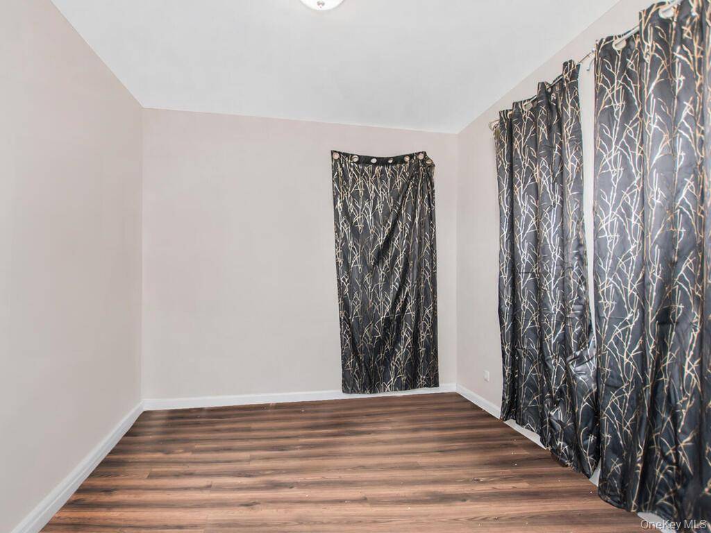 #29 photo, 1406 White Plains Road, Parkchester , NY 10462