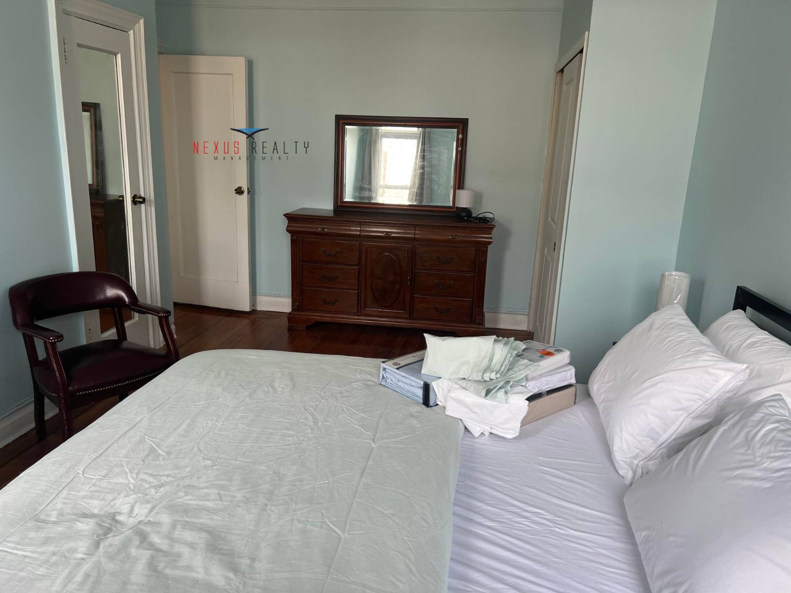 #7 photo, 69th street & 35th Avenue, Woodside , NY 11377