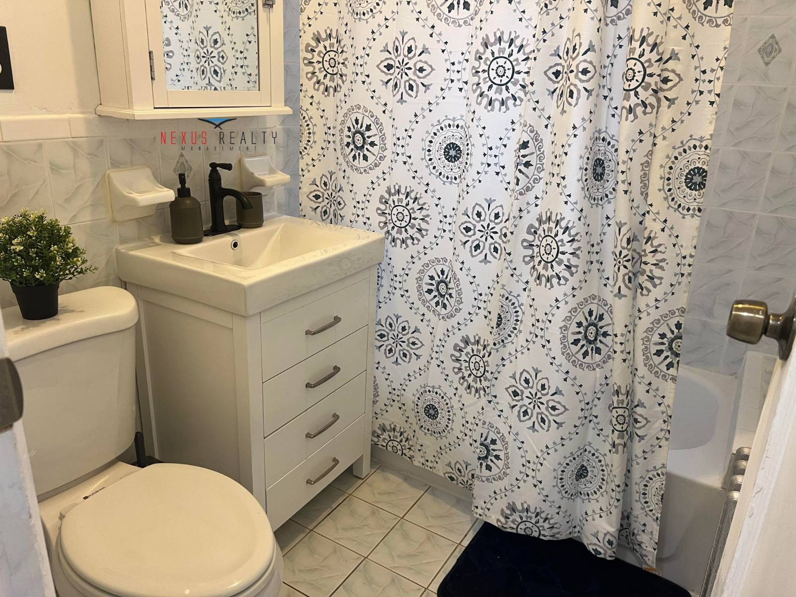 #9 photo, 69th street & 35th Avenue, Woodside , NY 11377