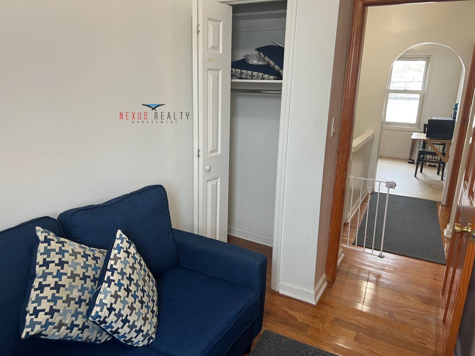 #8 photo, 43rd street & Ditmars Blvd, 皇后区 长岛城 Astoria , NY 11105