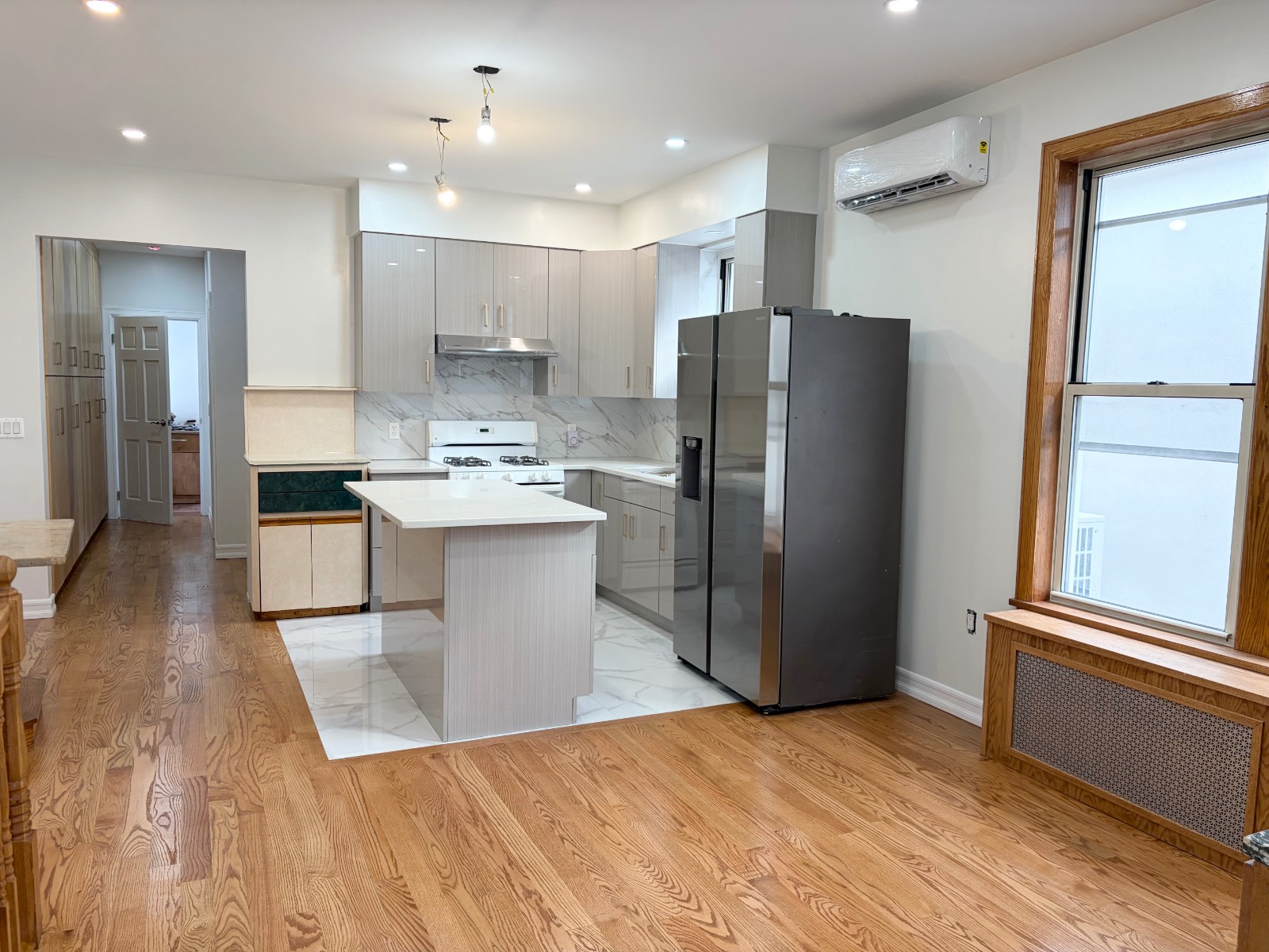 #2 photo, 2237  West 1st street, #2nd Floor, ブルックリン区 Gravesend , NY 11223