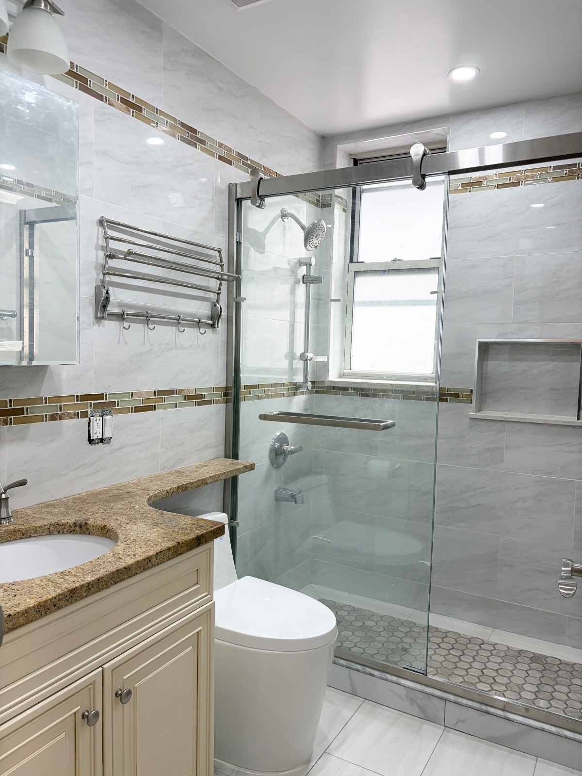 #5 photo, 2237  West 1st street, #2nd Floor, ブルックリン区 Gravesend , NY 11223