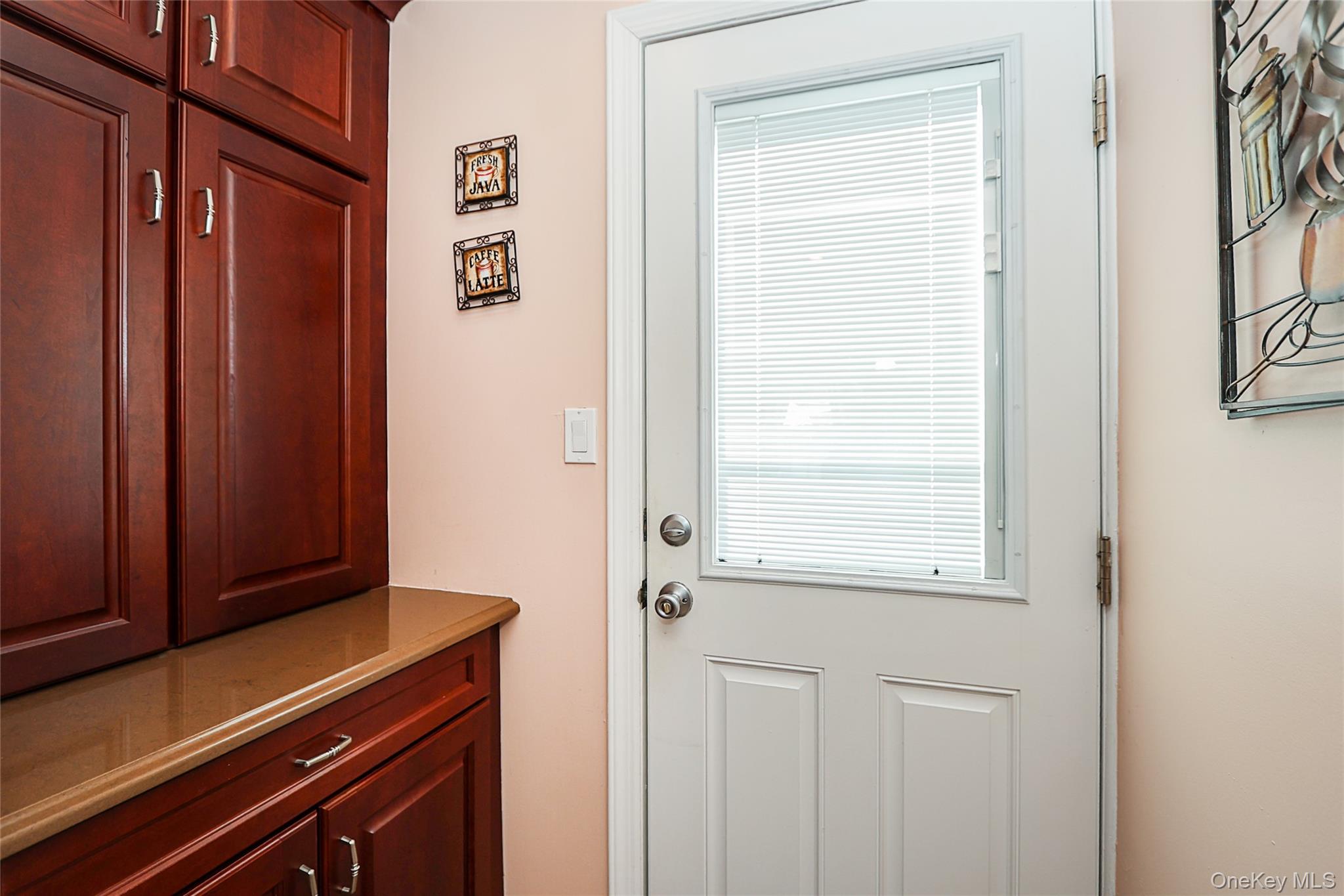 #14 photo, 70 Corncrib Lane, ナッソー郡 Levittown , NY 11756