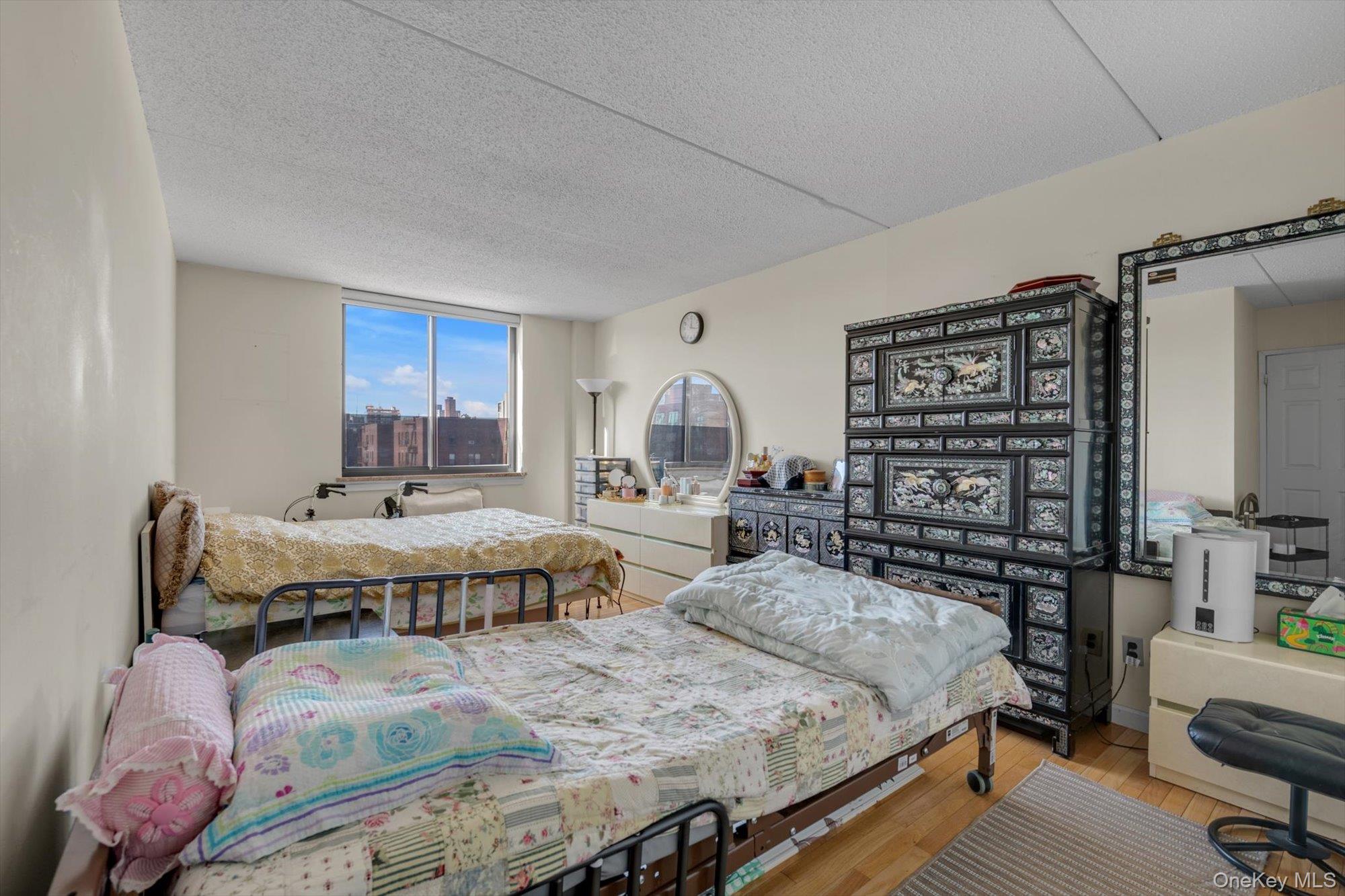 #11 photo, 14477 Roosevelt Avenue, Flushing , NY 11354