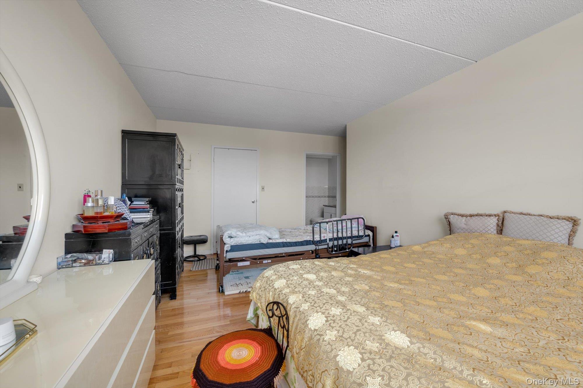 #12 photo, 14477 Roosevelt Avenue, Flushing , NY 11354