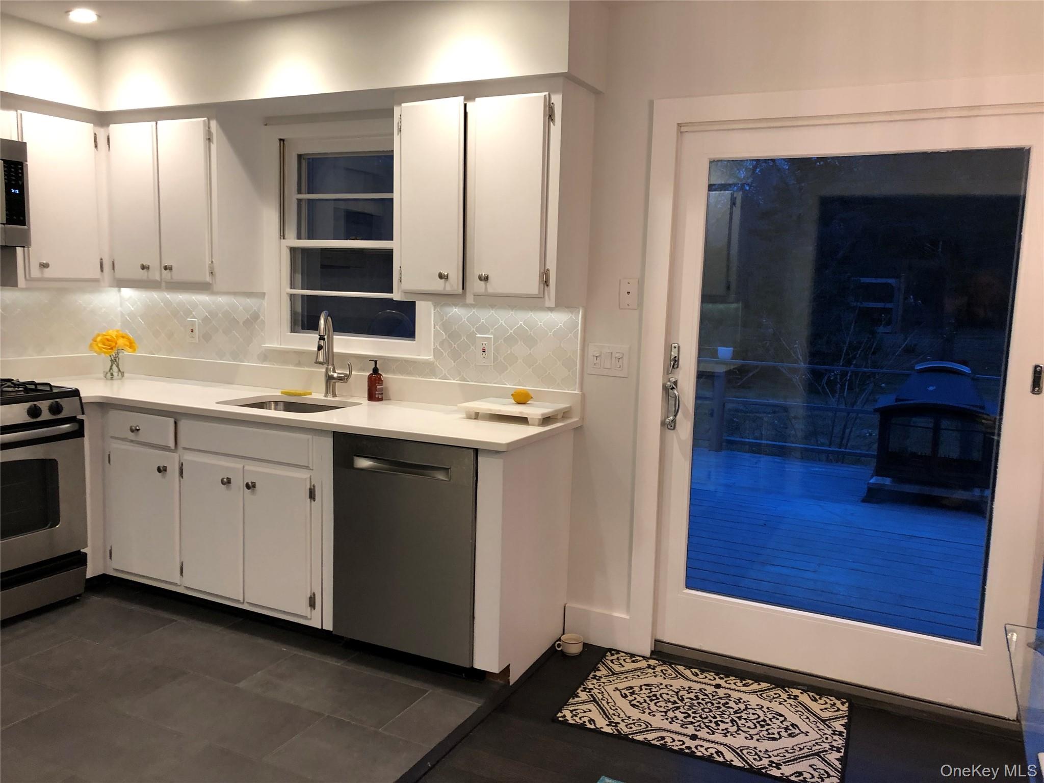 #10 photo, 23 Hampton Harbor Road, সাফোক কাউন্টি Hampton Bays , NY 11946