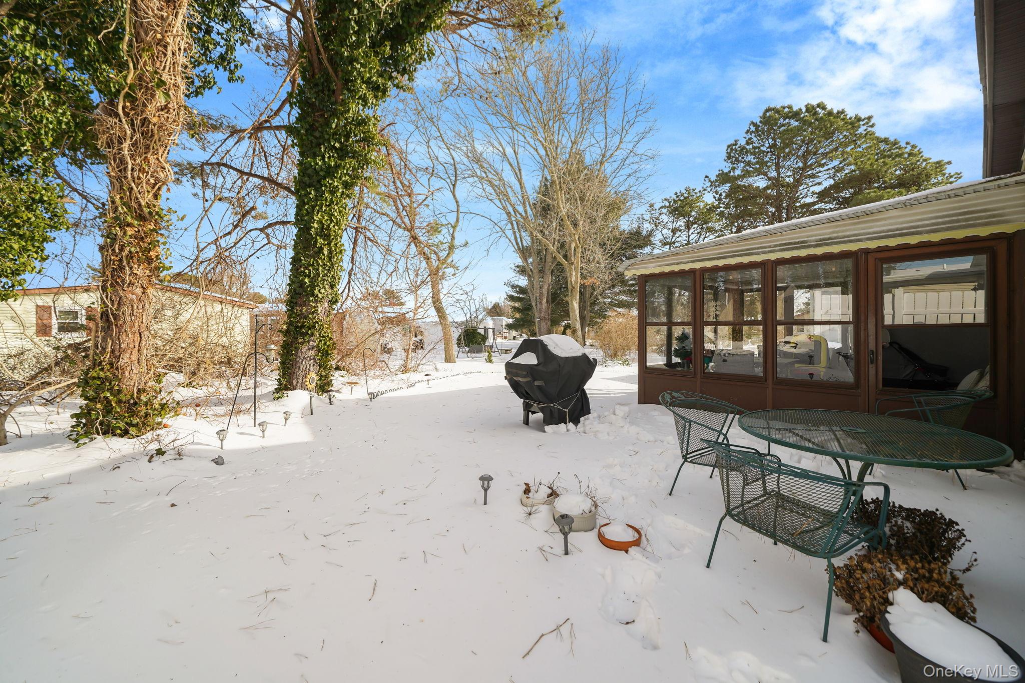 #16 photo, 126 Village Circle, サフォーク郡 Manorville , NY 11949