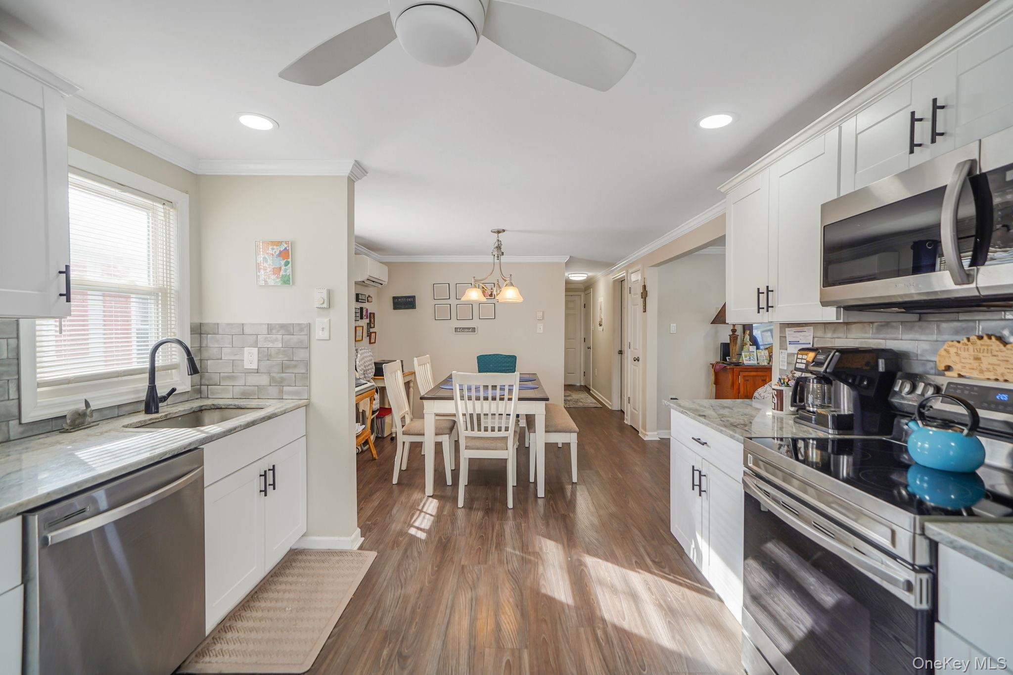 #7 photo, 126 Village Circle, サフォーク郡 Manorville , NY 11949