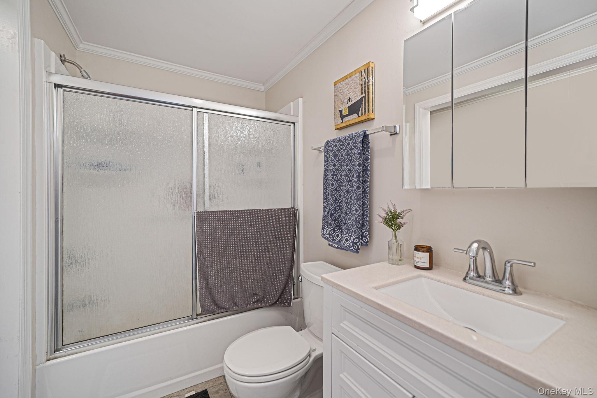 #9 photo, 126 Village Circle, サフォーク郡 Manorville , NY 11949