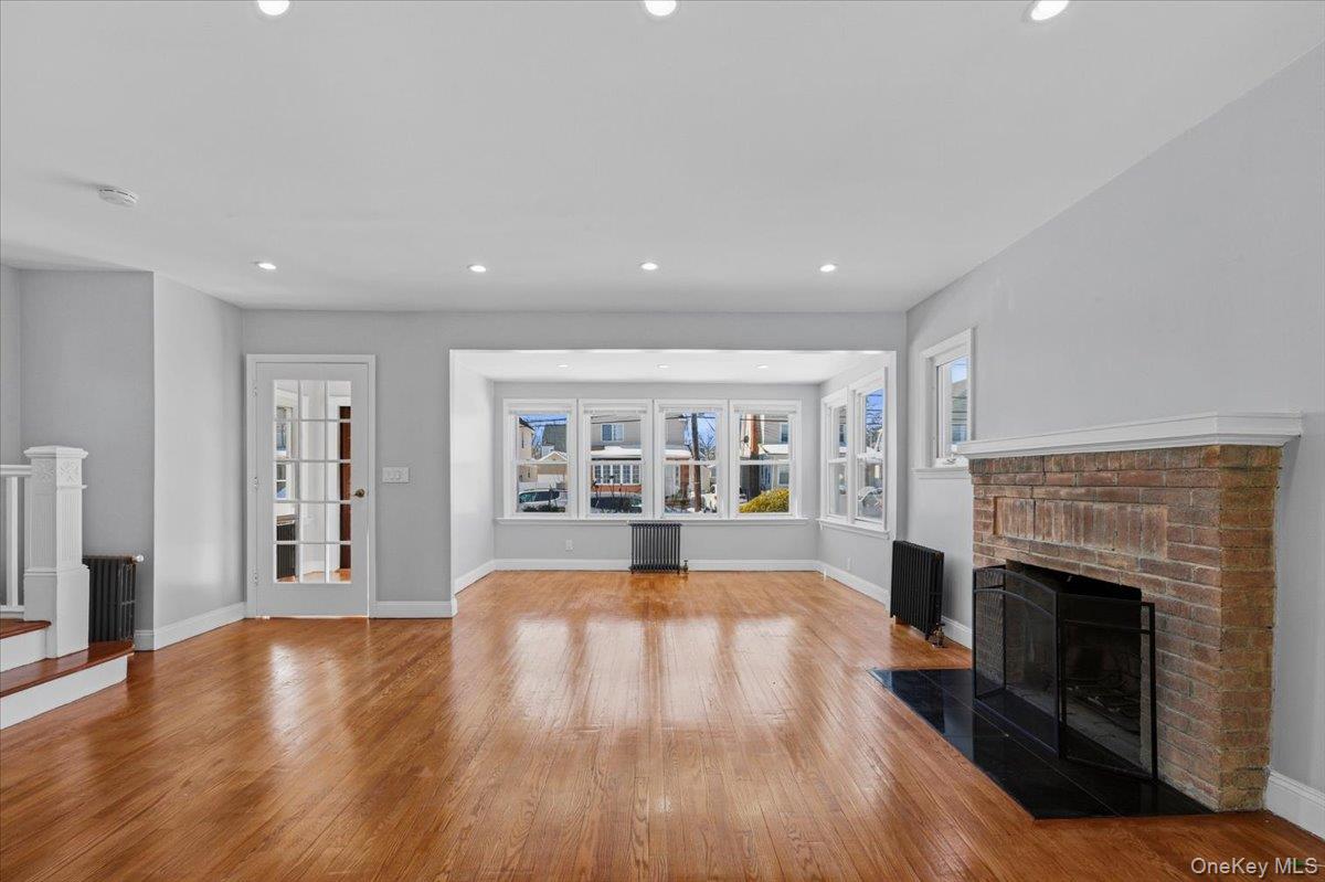 #11 photo, 10973 200th Street, कुईंस Saint Albans , NY 11412