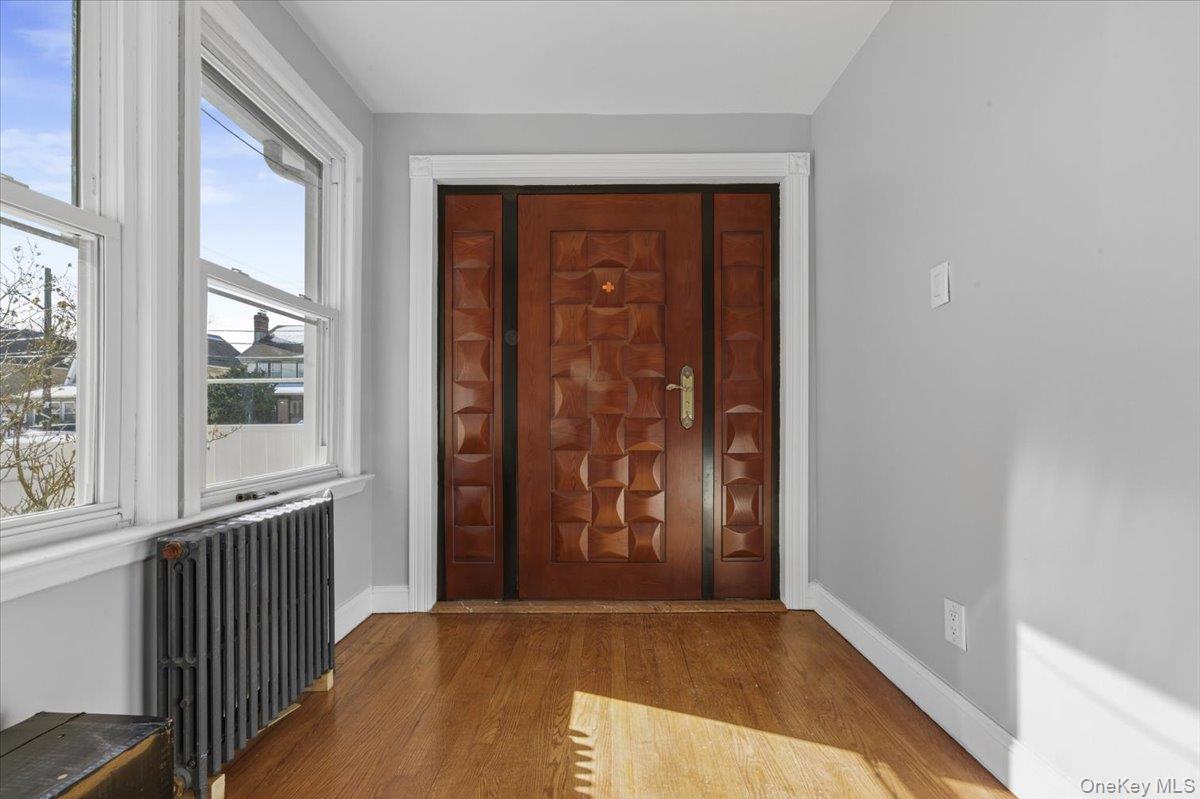 #5 photo, 10973 200th Street, कुईंस Saint Albans , NY 11412