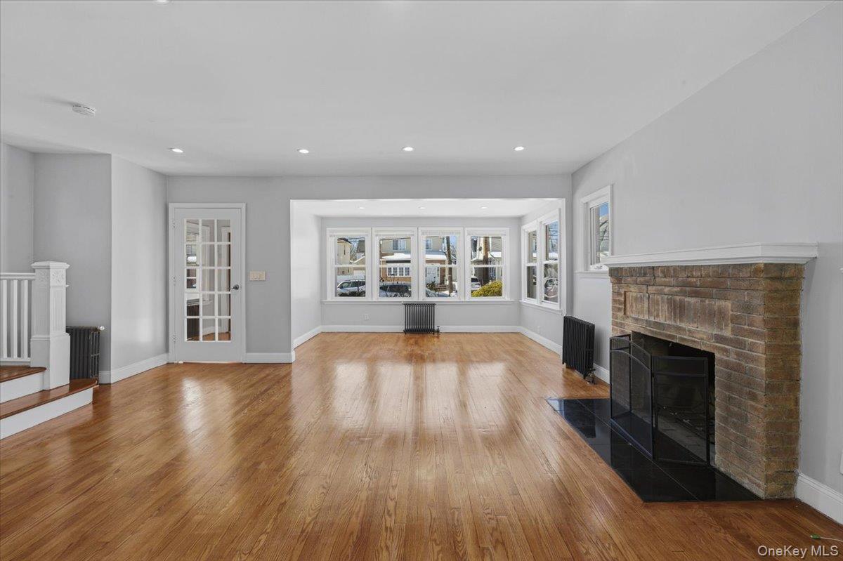 #6 photo, 10973 200th Street, कुईंस Saint Albans , NY 11412