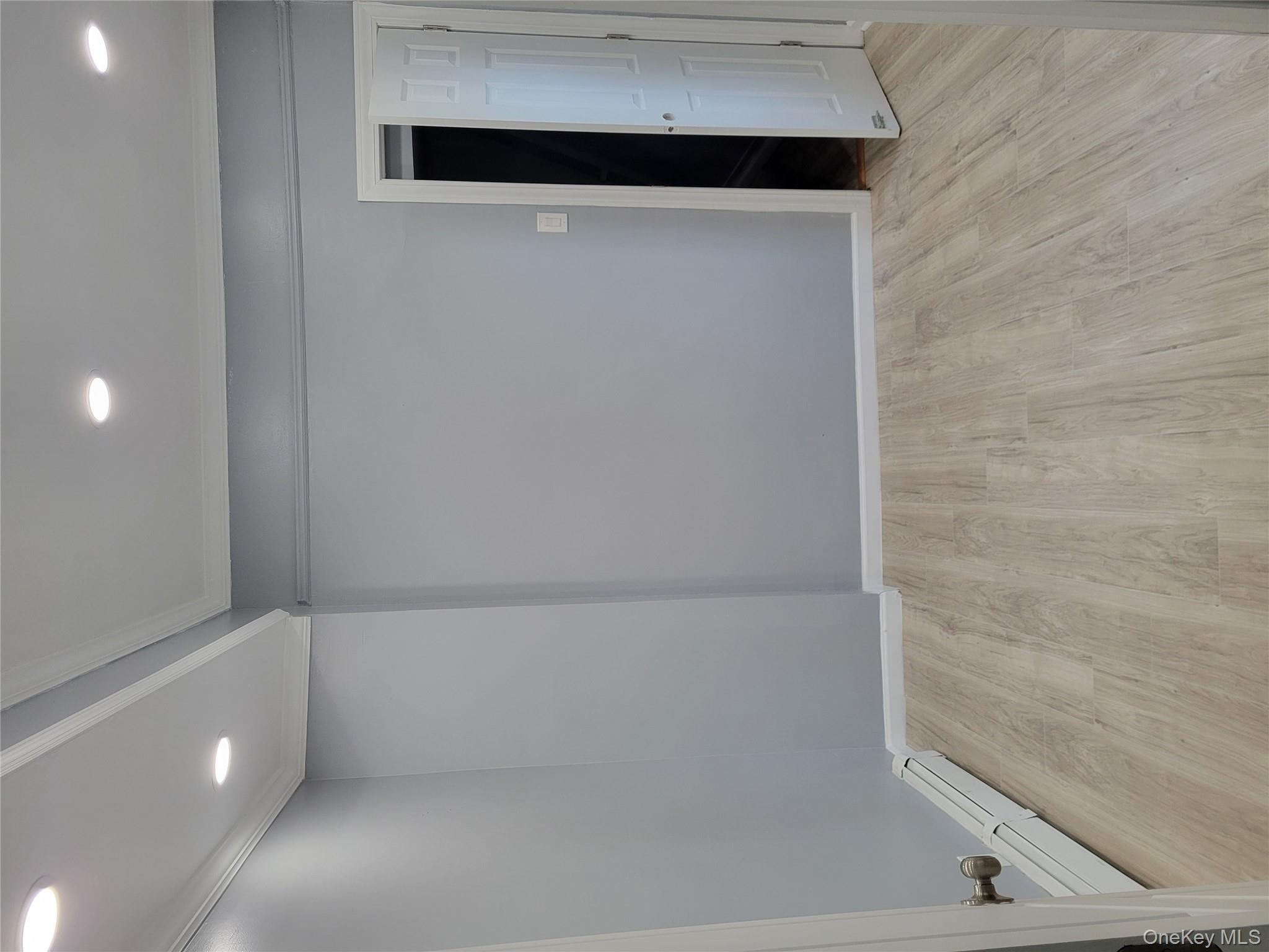 #17 photo, 871 Throgsneck Expressway Expressway, Bronx , NY 10465