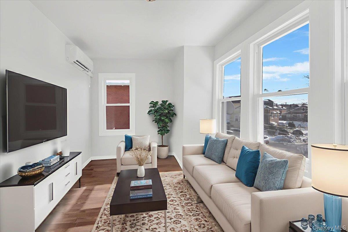 #4 photo, 837 Penfield Street, Bronx , NY 10470