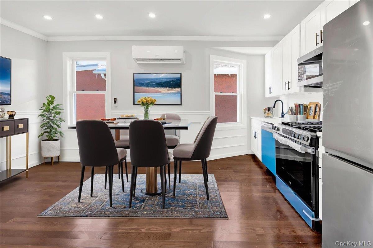 #5 photo, 837 Penfield Street, Bronx , NY 10470