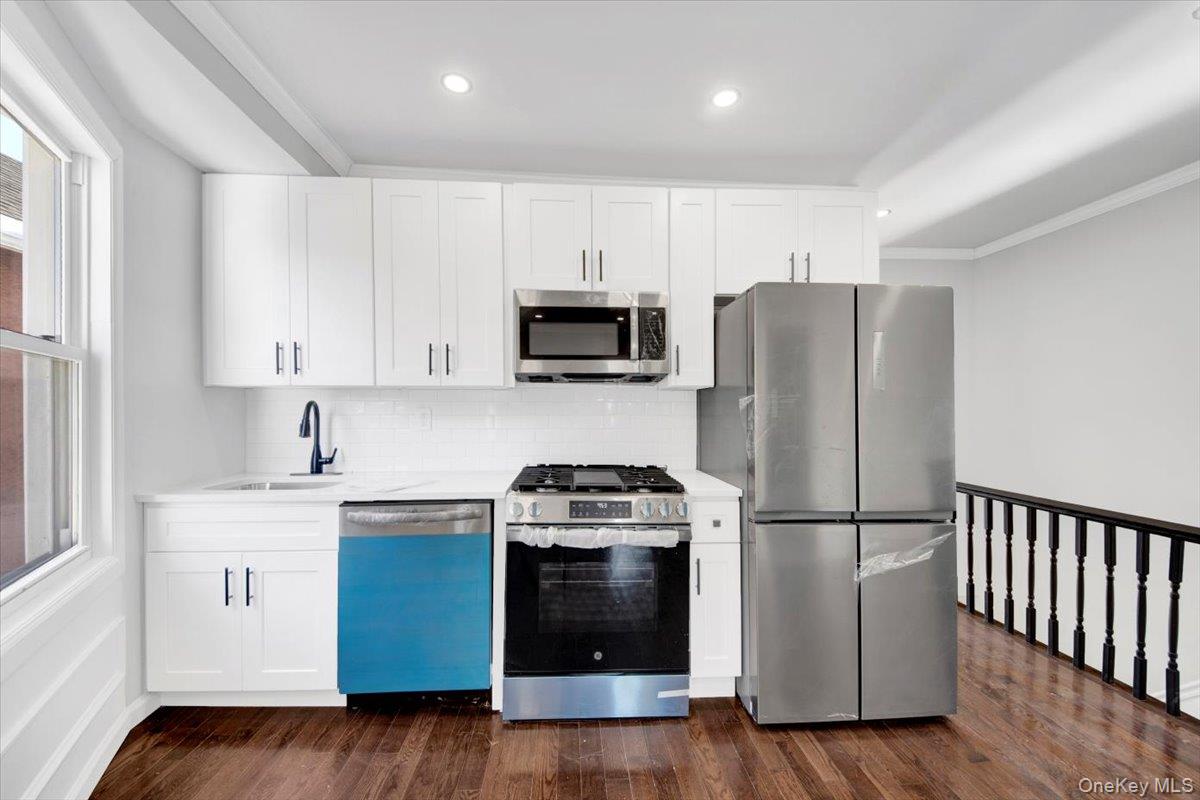 #8 photo, 837 Penfield Street, Bronx , NY 10470