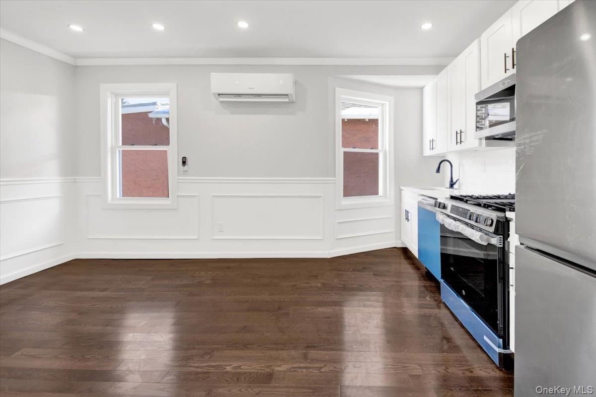 #9 photo, 837 Penfield Street, Bronx , NY 10470