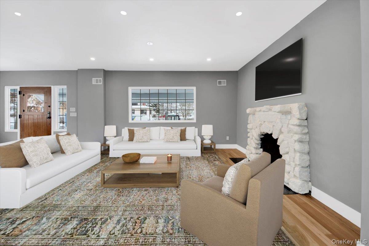 #2 photo, 28 Midland Avenue, White Plains , NY 10606