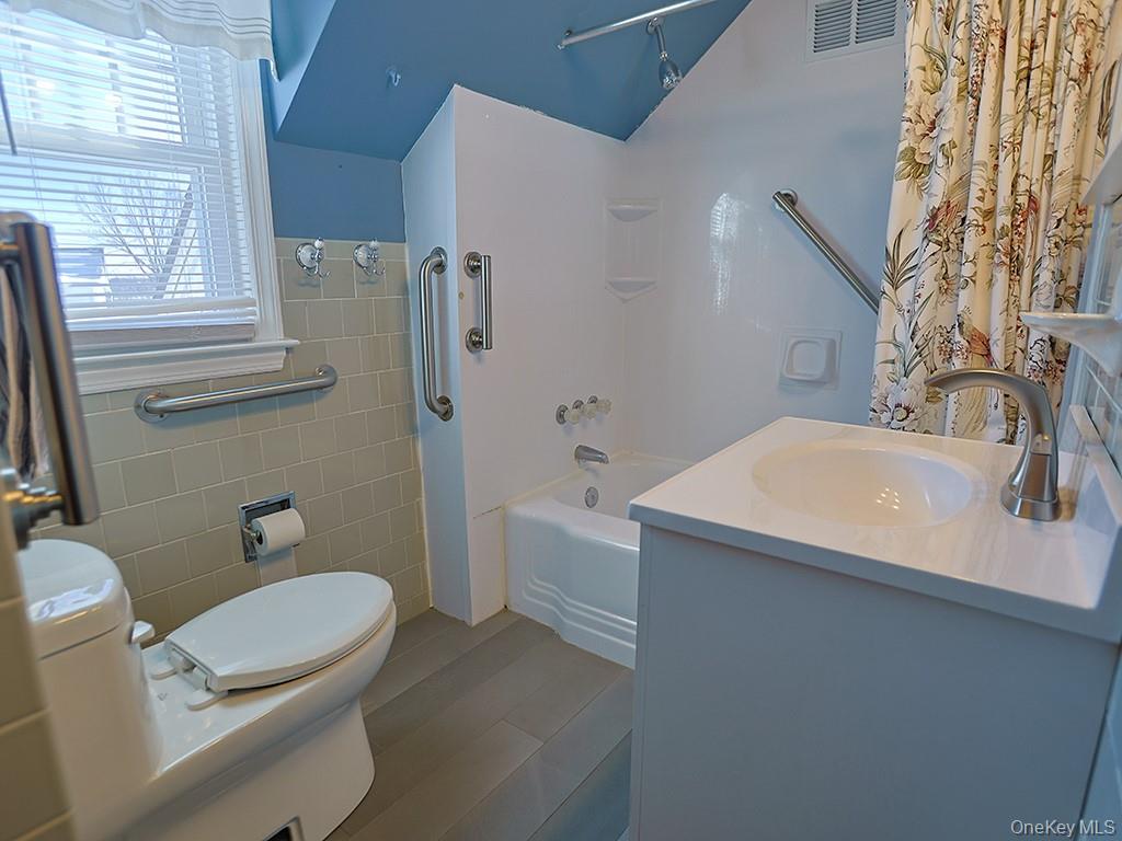 #18 photo, 5 Oxford Road, Goshen , NY 10924