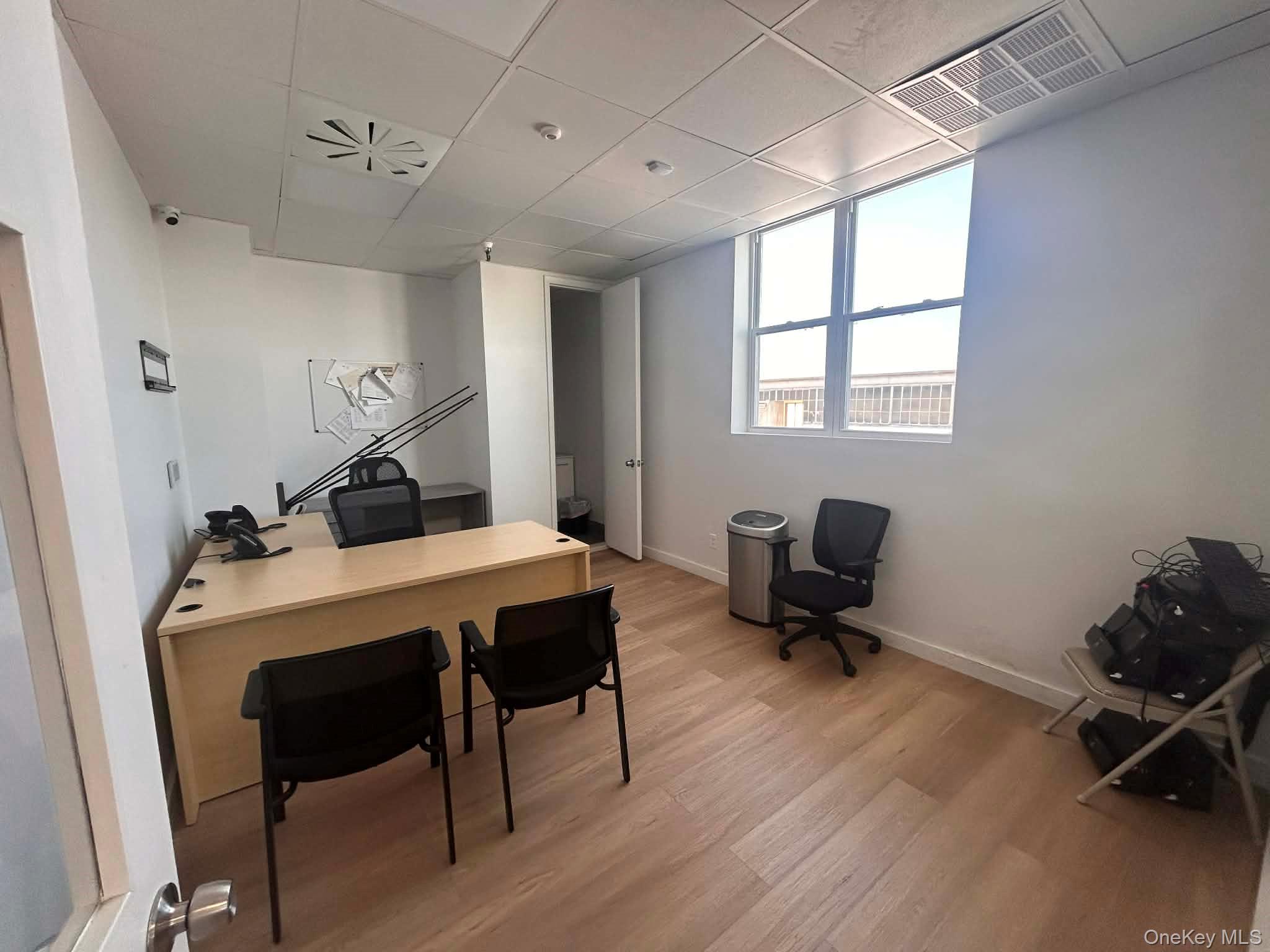 #7 photo, 53-15 37th Avenue, クイーンズ区 Woodside , NY 11377