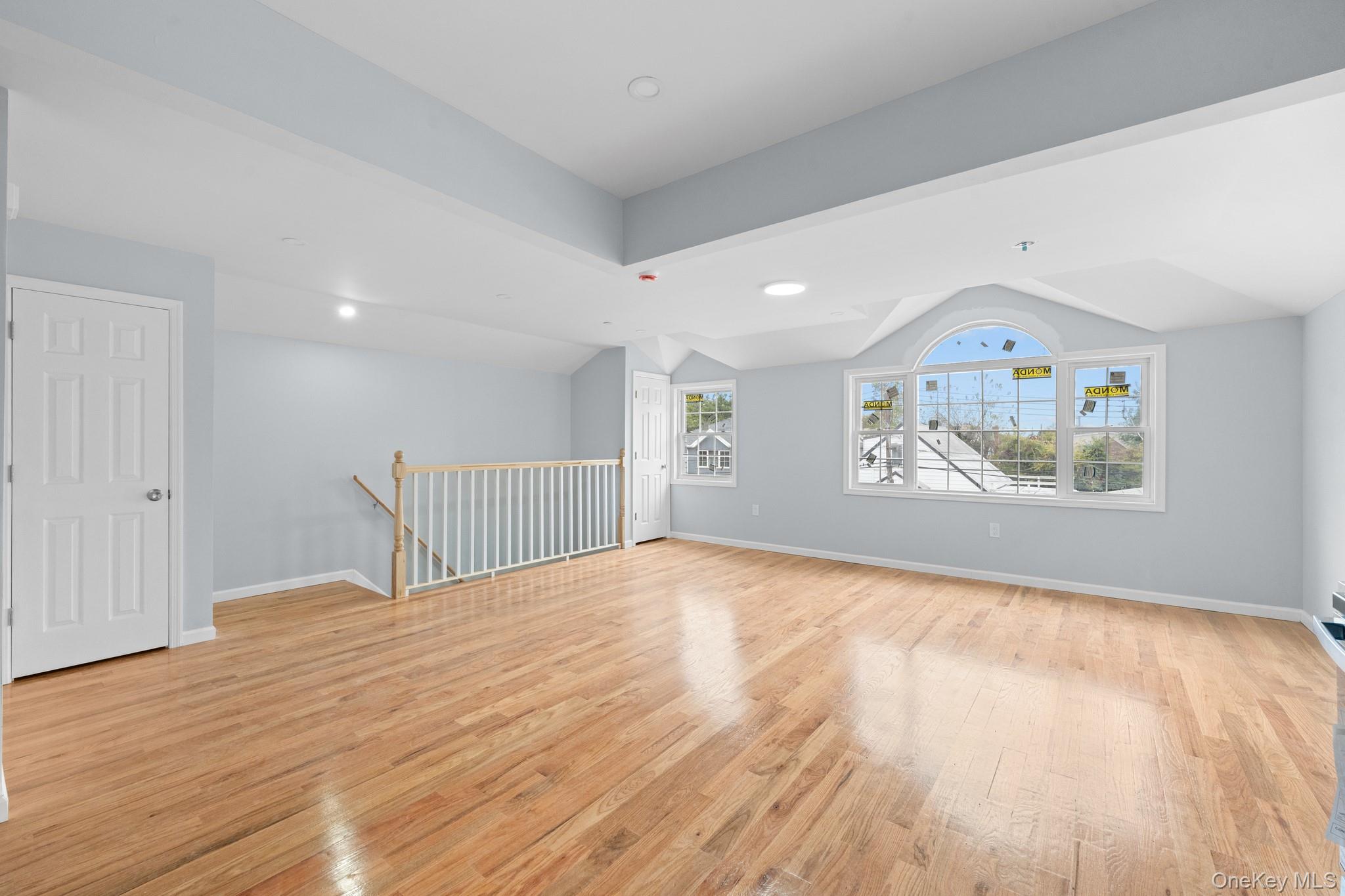 #10 photo, 223-12 134th Road, कुईंस Laurelton , NY 11413