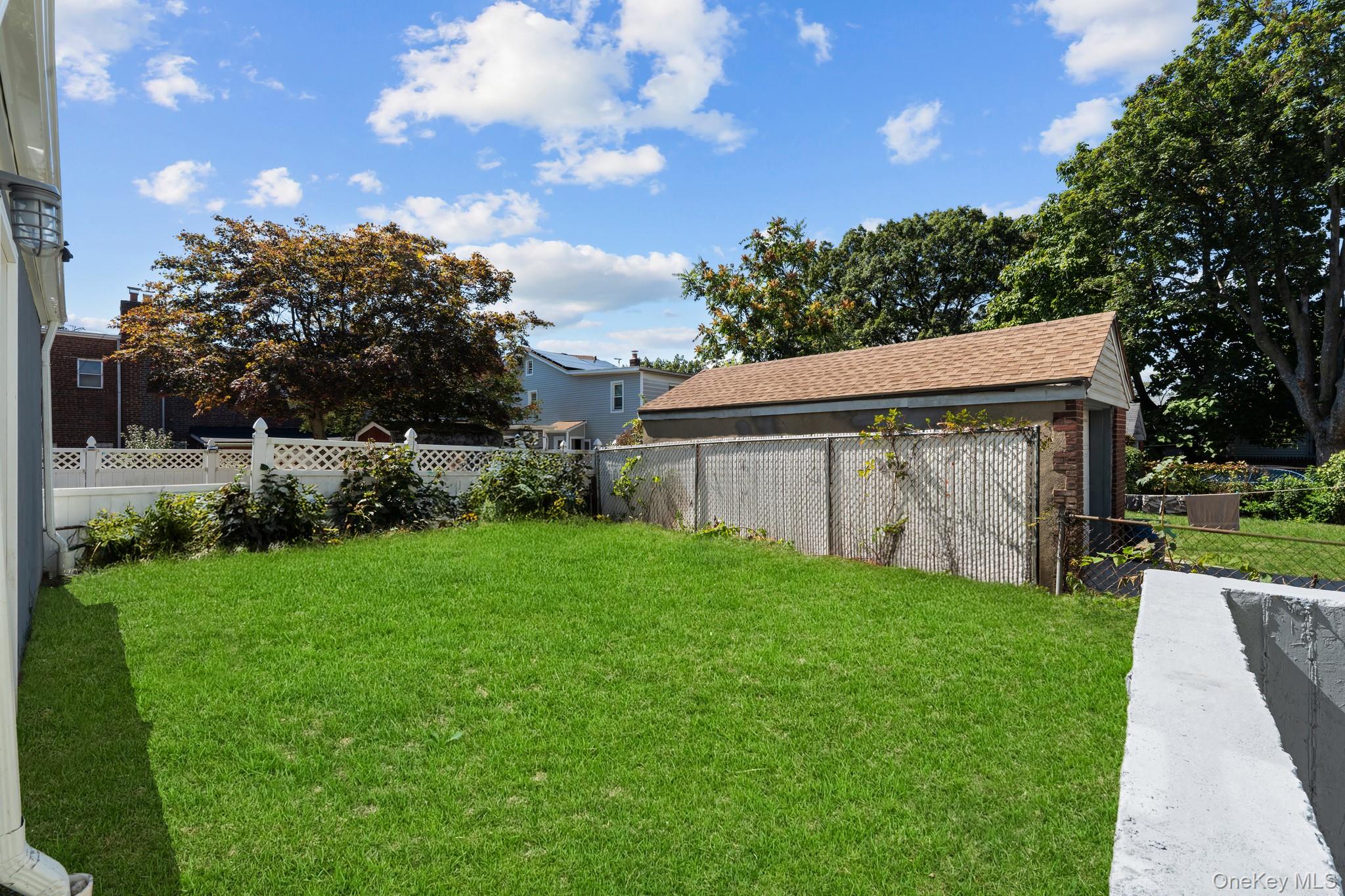 #14 photo, 223-12 134th Road, कुईंस Laurelton , NY 11413