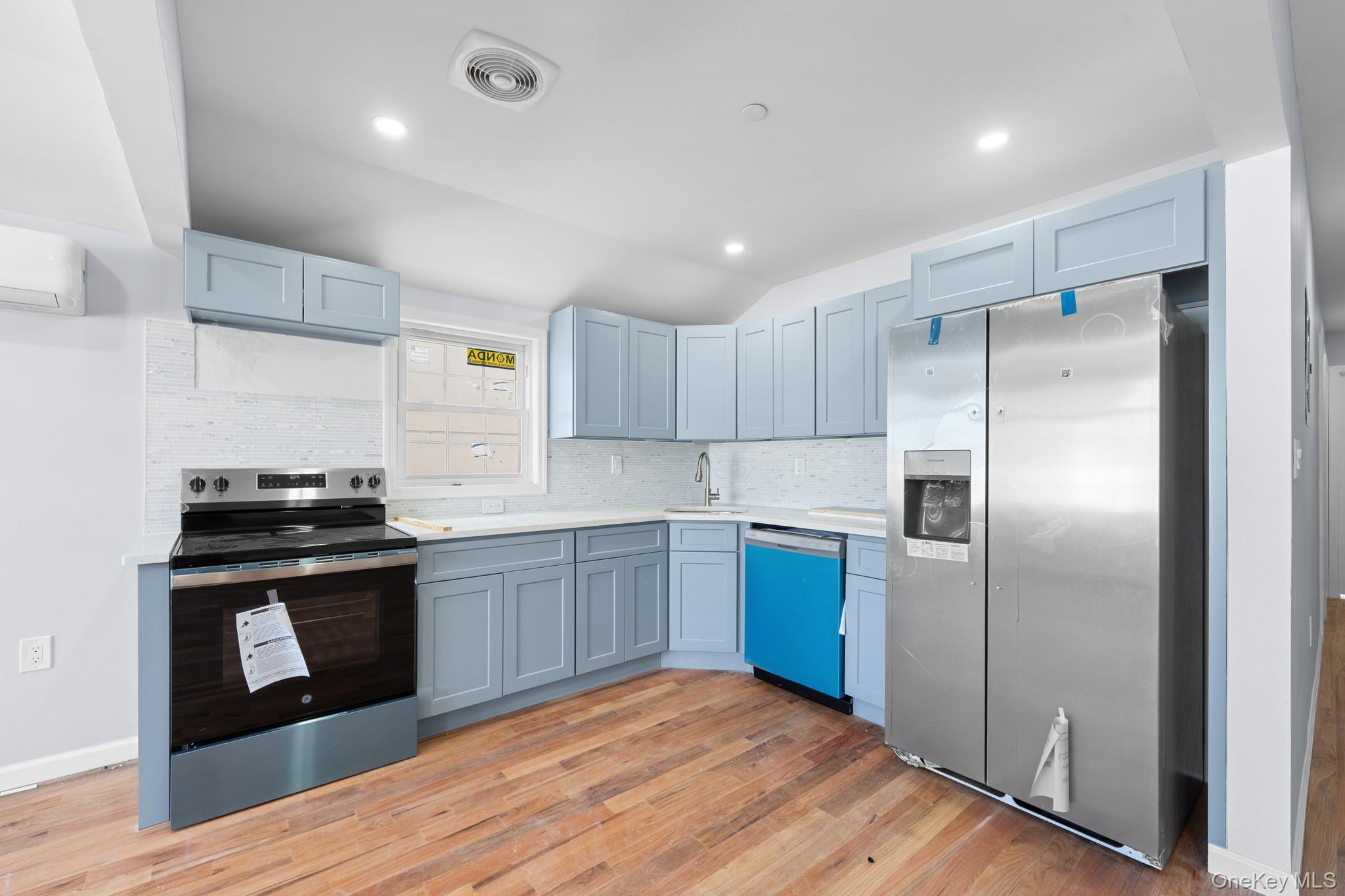 #9 photo, 223-12 134th Road, कुईंस Laurelton , NY 11413