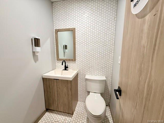 #13 photo, 3 School Street, Нассау ‖ Glen Cove , NY 11542