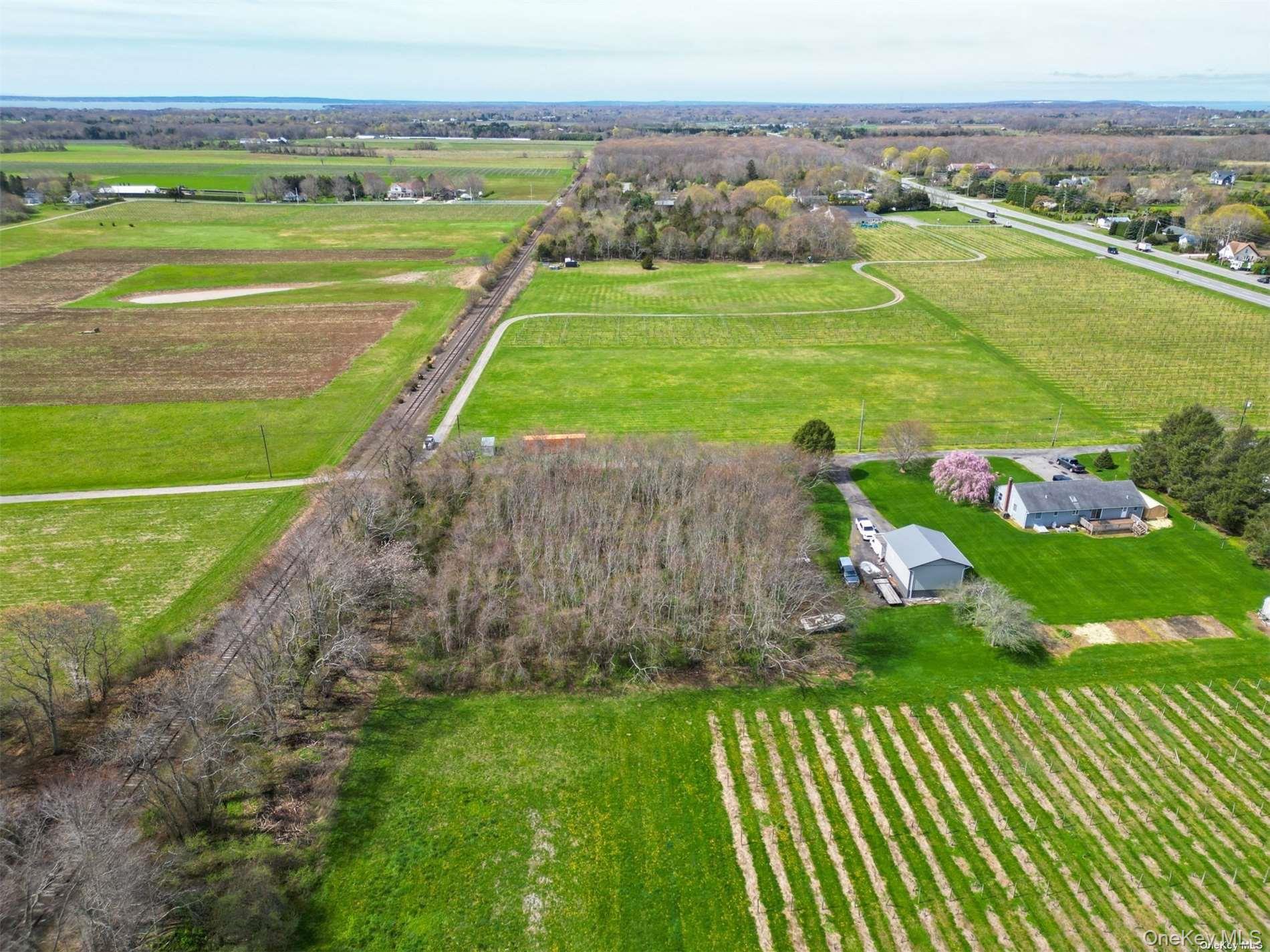 #4 photo, County Rd 48, Cutchogue , NY 11935