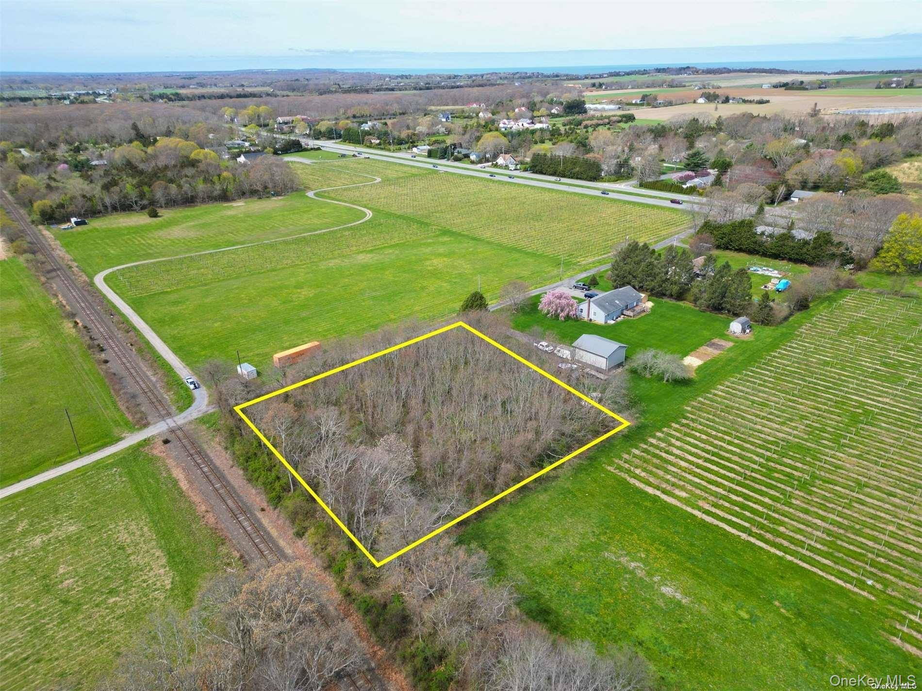 #8 photo, County Rd 48, Cutchogue , NY 11935