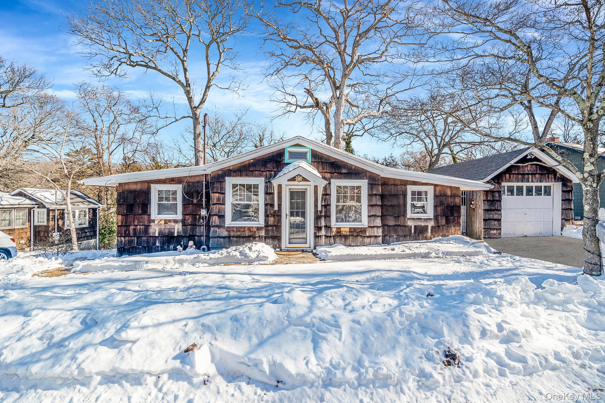 #1 photo, 15 Ridge Lane, सफ़ोक काउंटी Miller Place , NY 11764