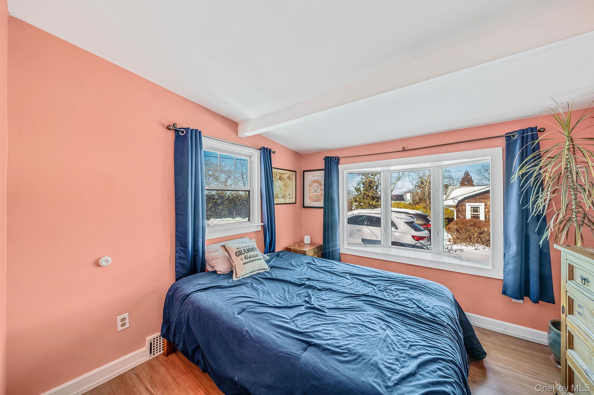 #15 photo, 15 Ridge Lane, सफ़ोक काउंटी Miller Place , NY 11764