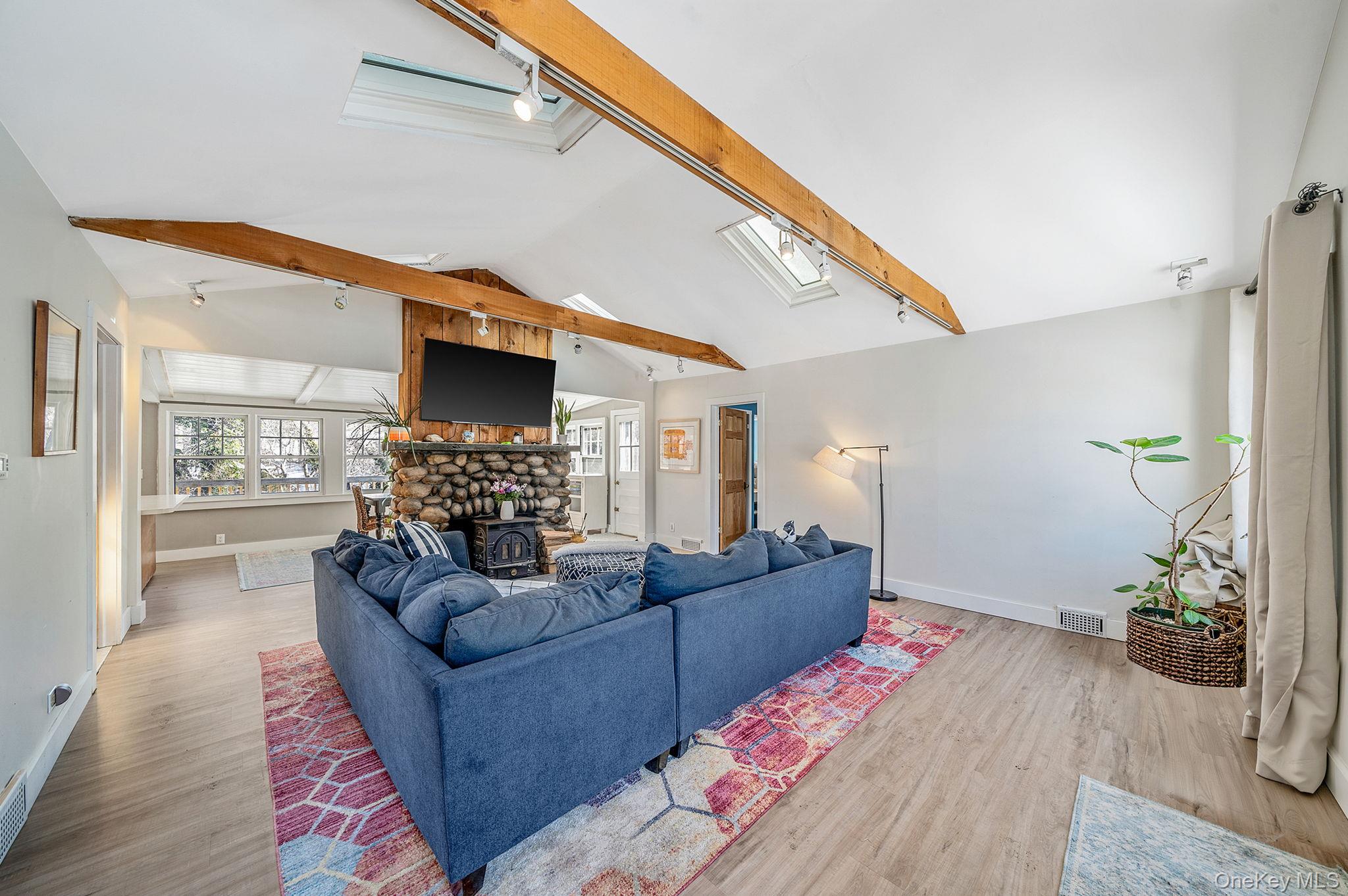 #5 photo, 15 Ridge Lane, सफ़ोक काउंटी Miller Place , NY 11764