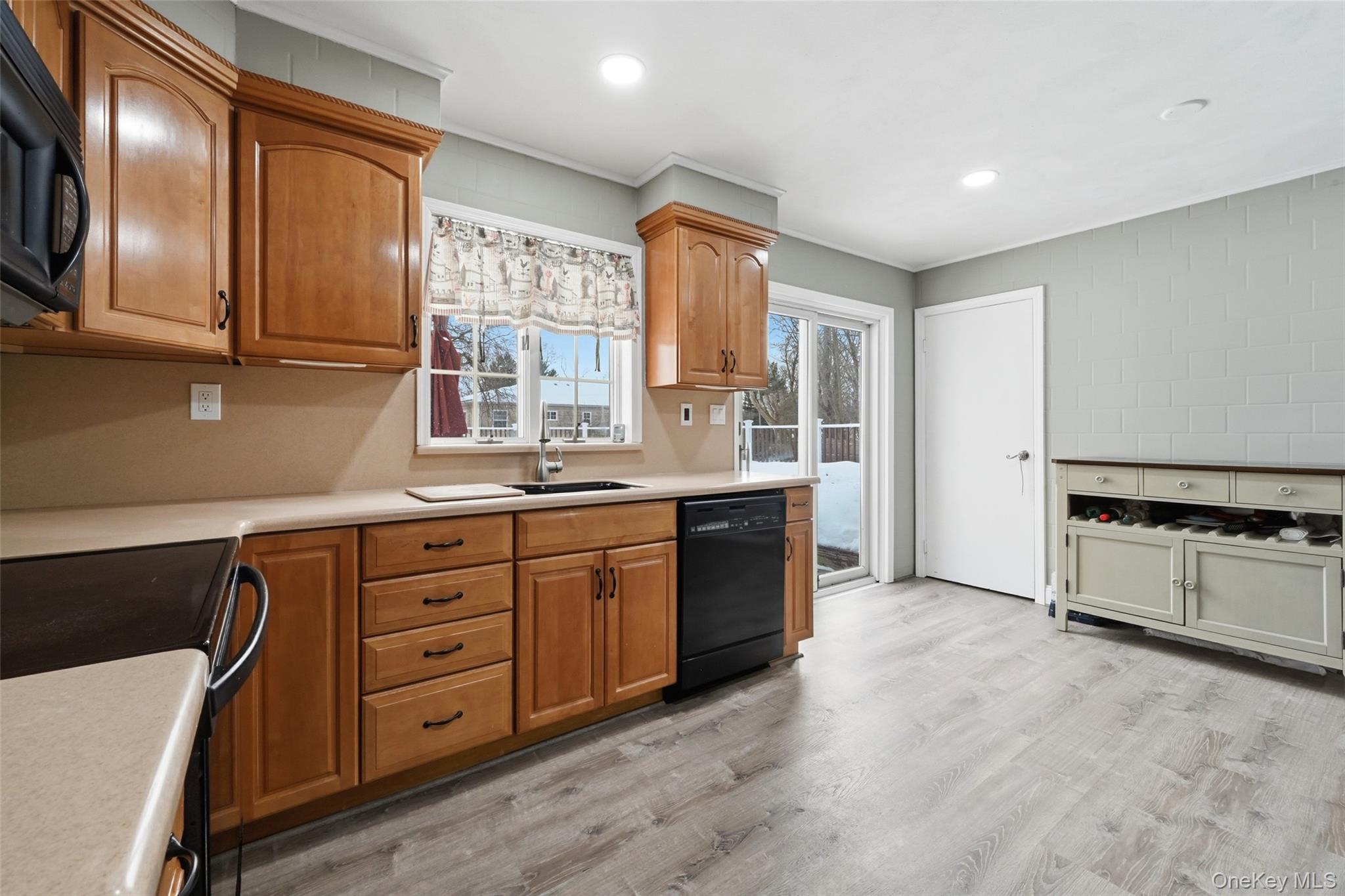 #7 photo, 4 Cottage Court, Middle Island , NY 11953