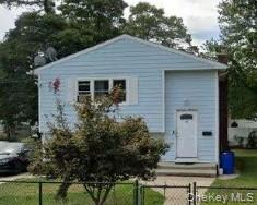 #1 photo, 98 N 22nd Street, Саффолк ‖ Wyandanch , NY 11798