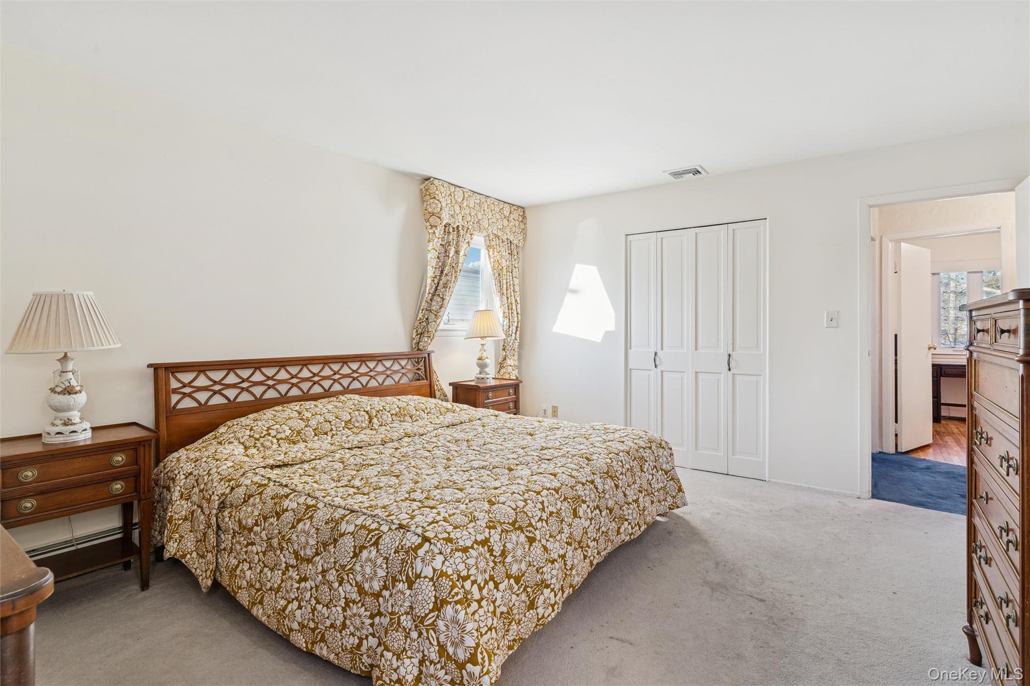 #13 photo, 1864 Cynthia Lane, নাসাউ কাউন্টি Merrick , NY 11566