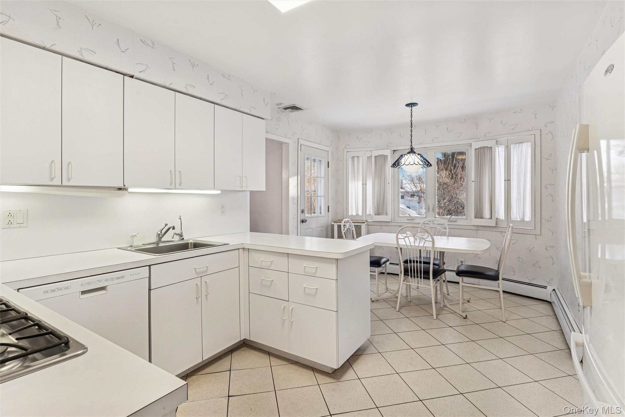 #3 photo, 1864 Cynthia Lane, নাসাউ কাউন্টি Merrick , NY 11566