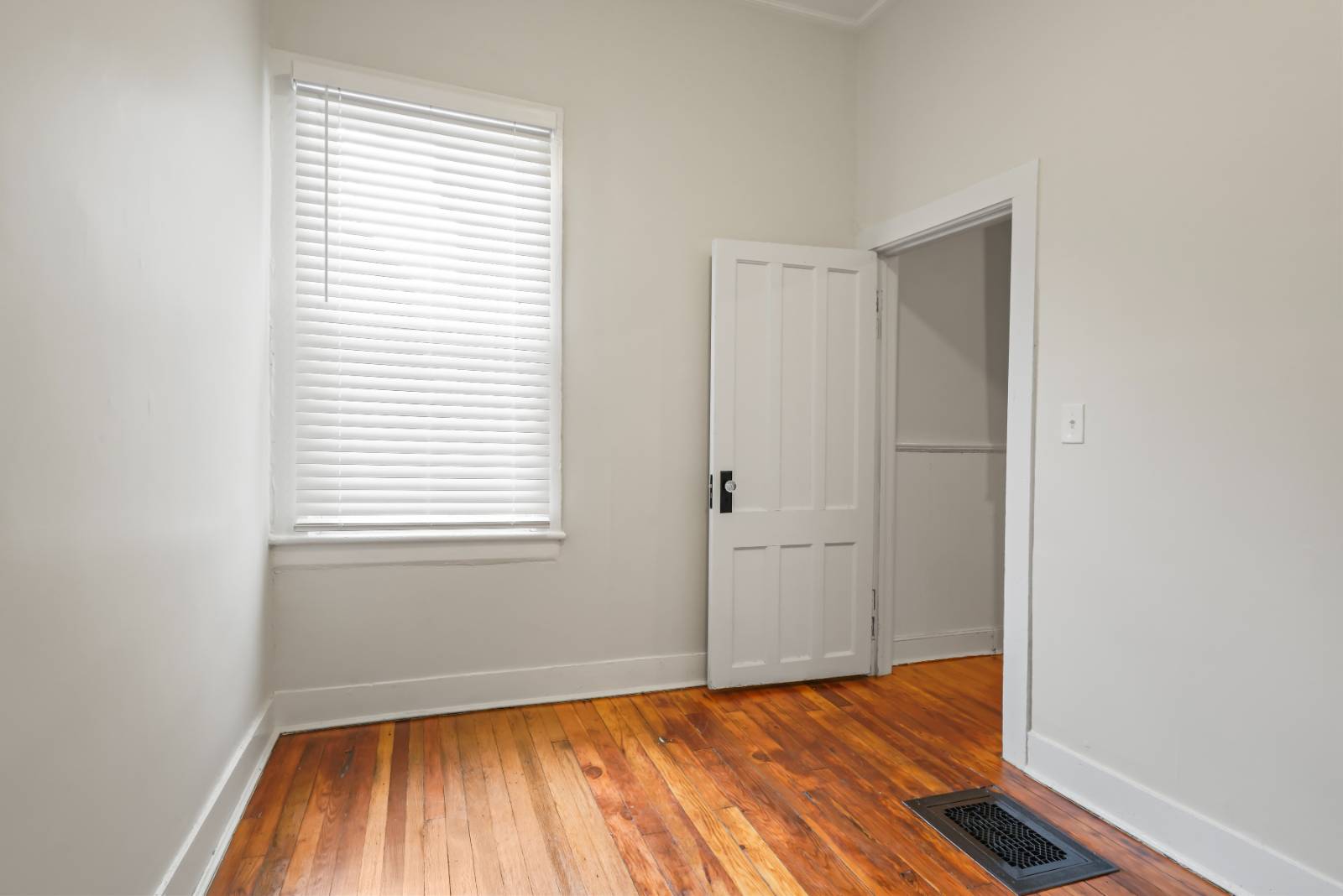 #4 photo, 58 Lincoln Ave, #4, Saratoga Springs , NY 12866