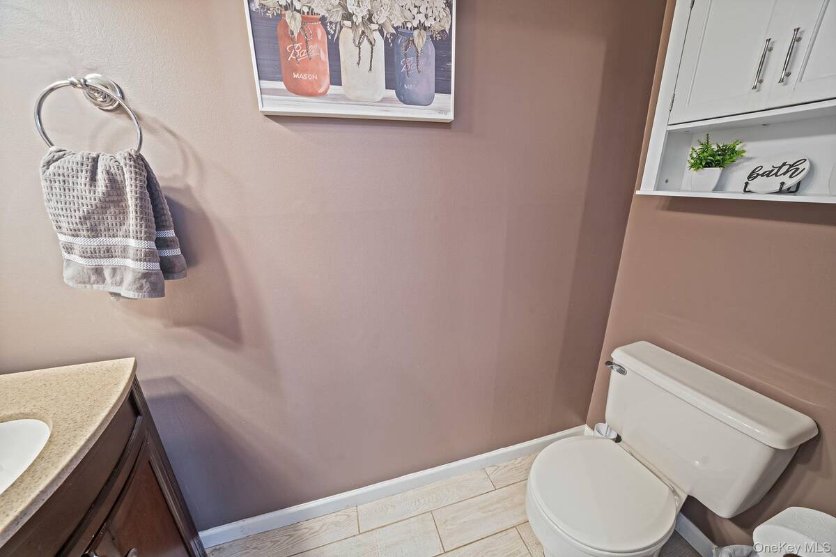 #21 photo, 23 Gazebo Lane, Holtsville , NY 11742