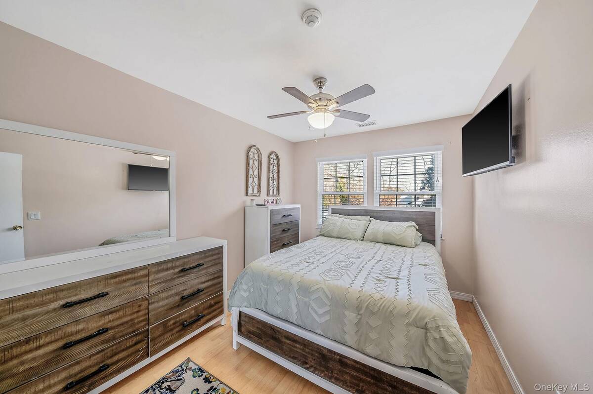 #43 photo, 23 Gazebo Lane, Holtsville , NY 11742