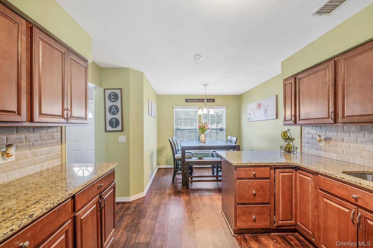 #7 photo, 23 Gazebo Lane, Holtsville , NY 11742