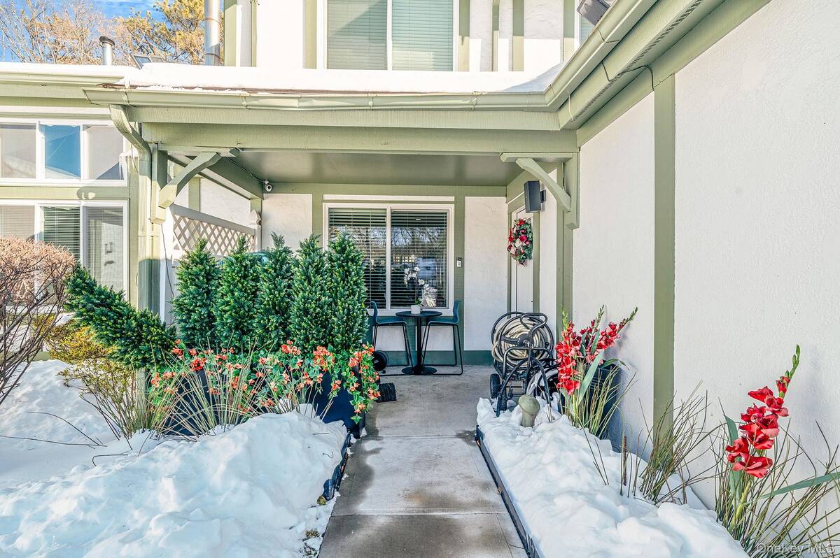 #1 photo, 97 Drexelgate Court, Middle Island , NY 11953