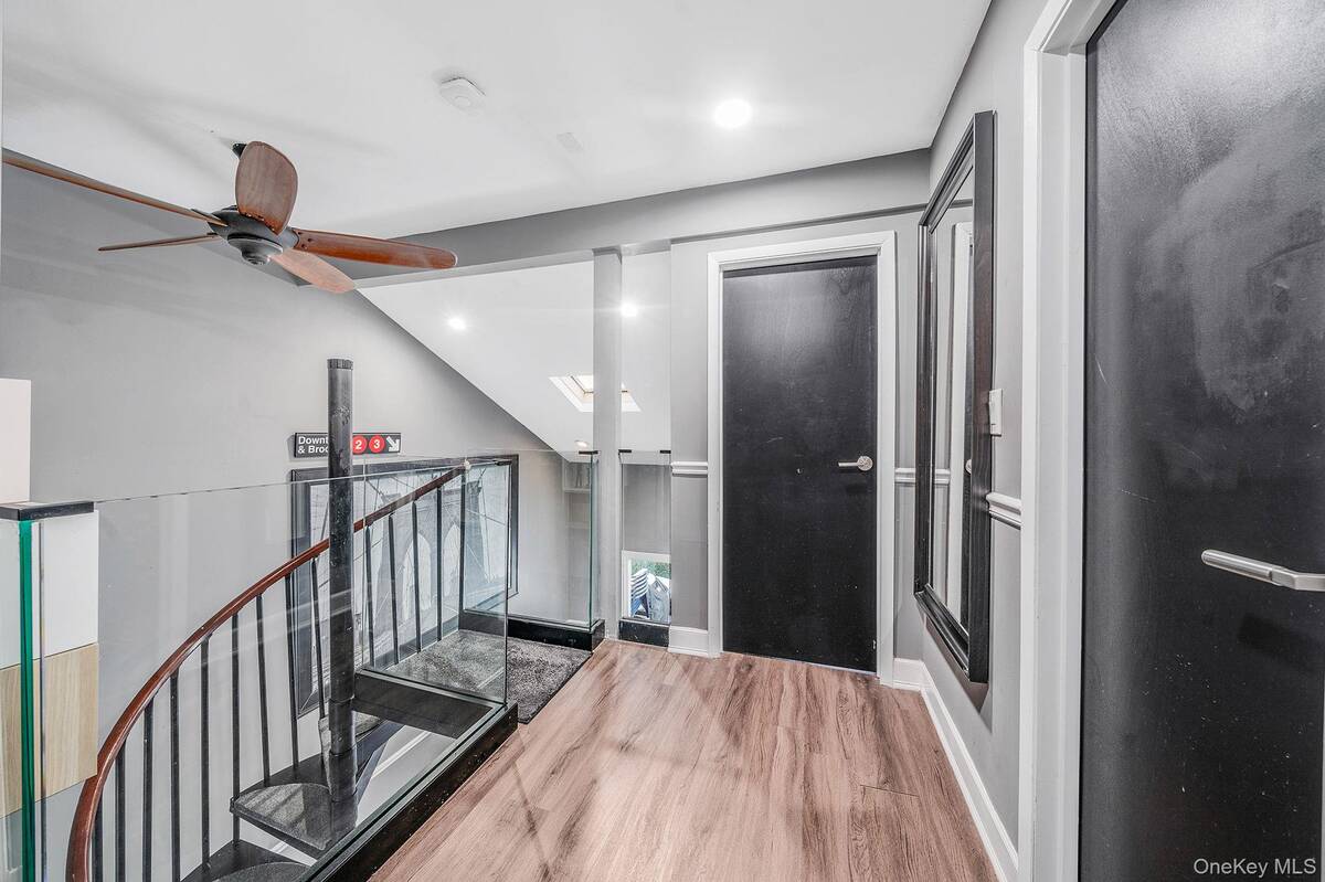 #15 photo, 97 Drexelgate Court, Middle Island , NY 11953