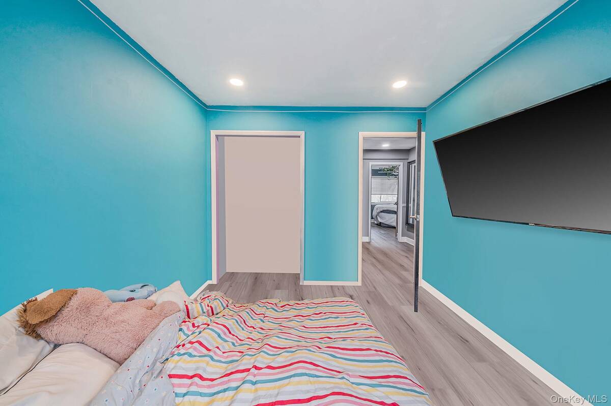 #20 photo, 97 Drexelgate Court, Middle Island , NY 11953