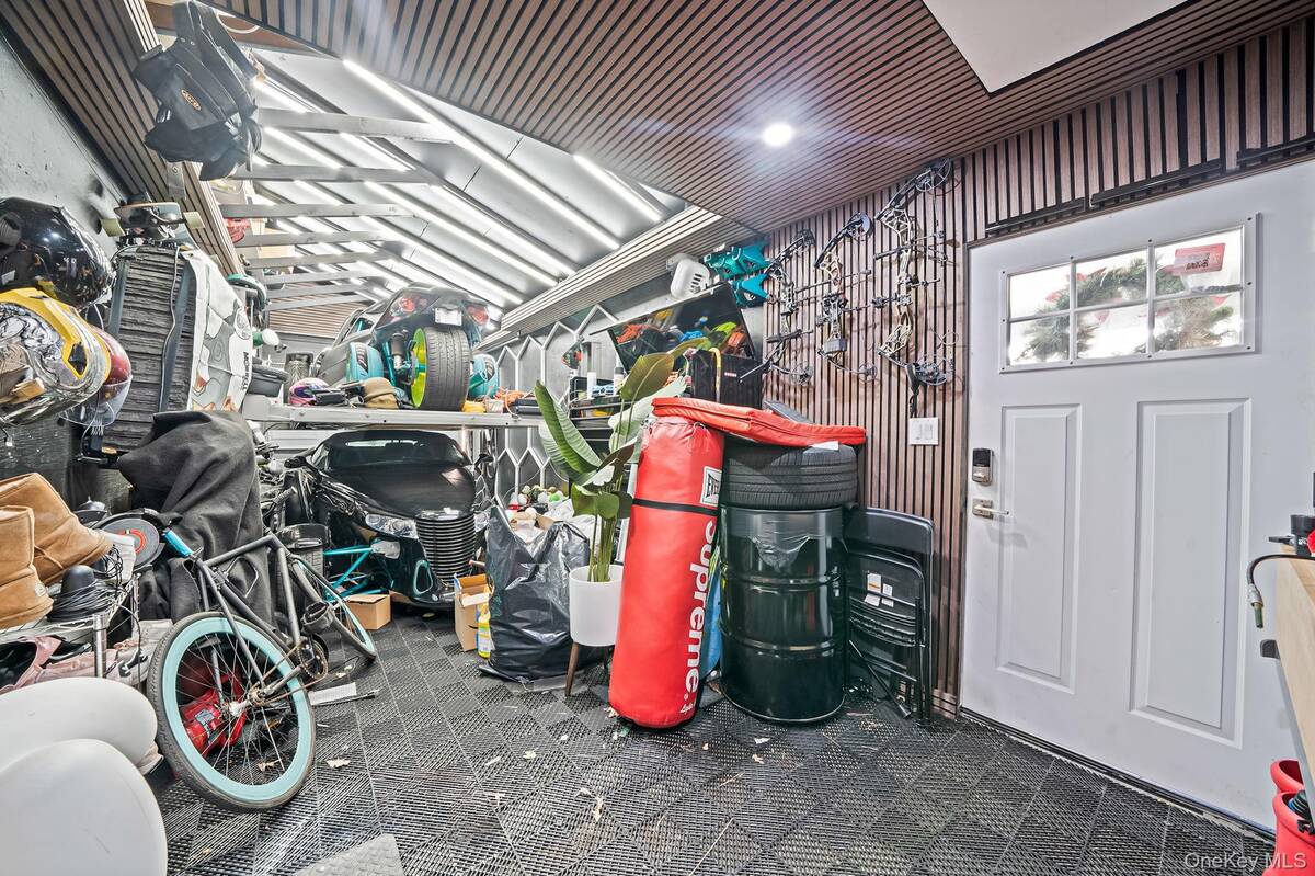 #25 photo, 97 Drexelgate Court, Middle Island , NY 11953