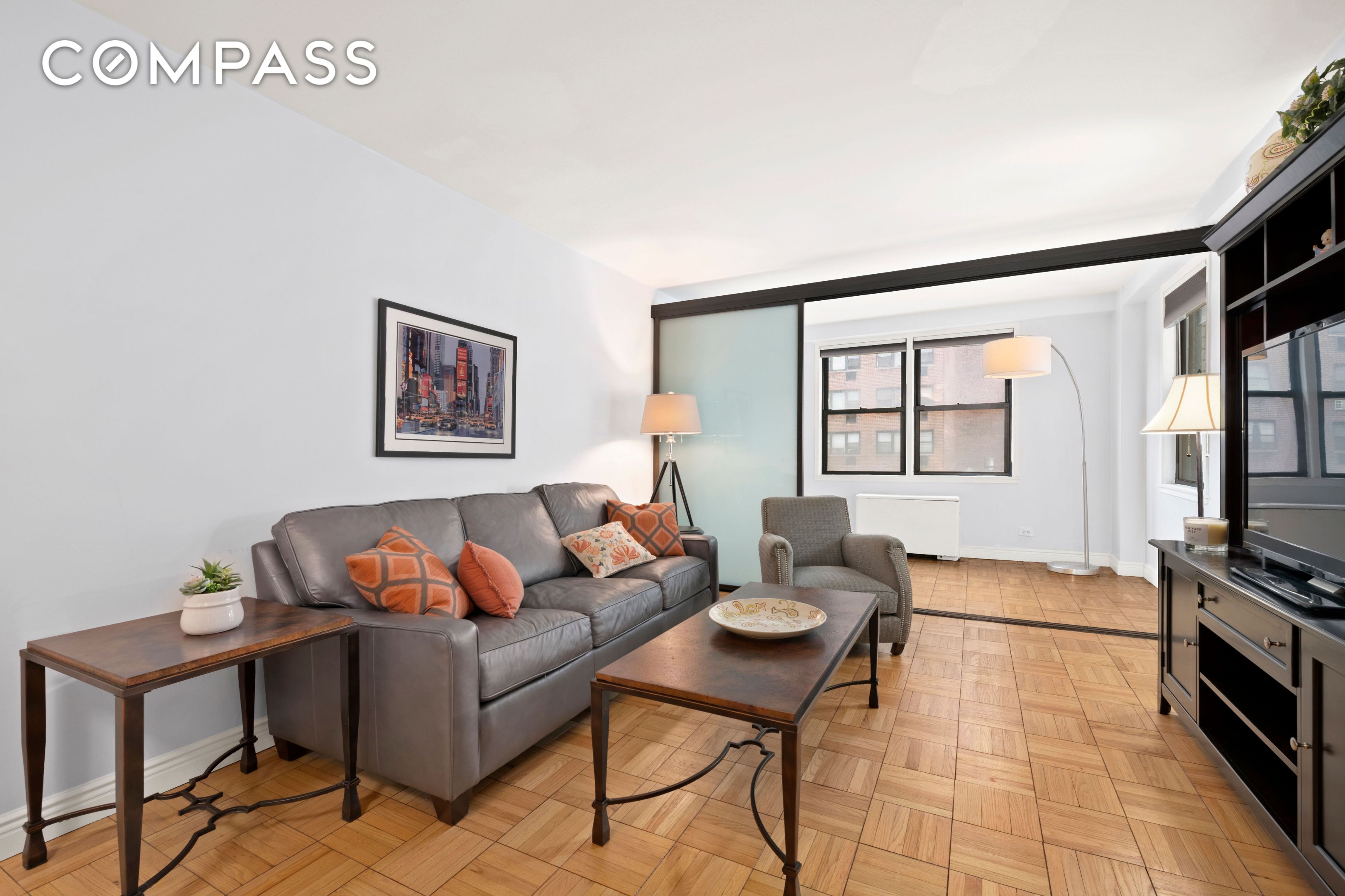 #1 photo, 201 E 21st Street, Gramercy Park , NY 10010