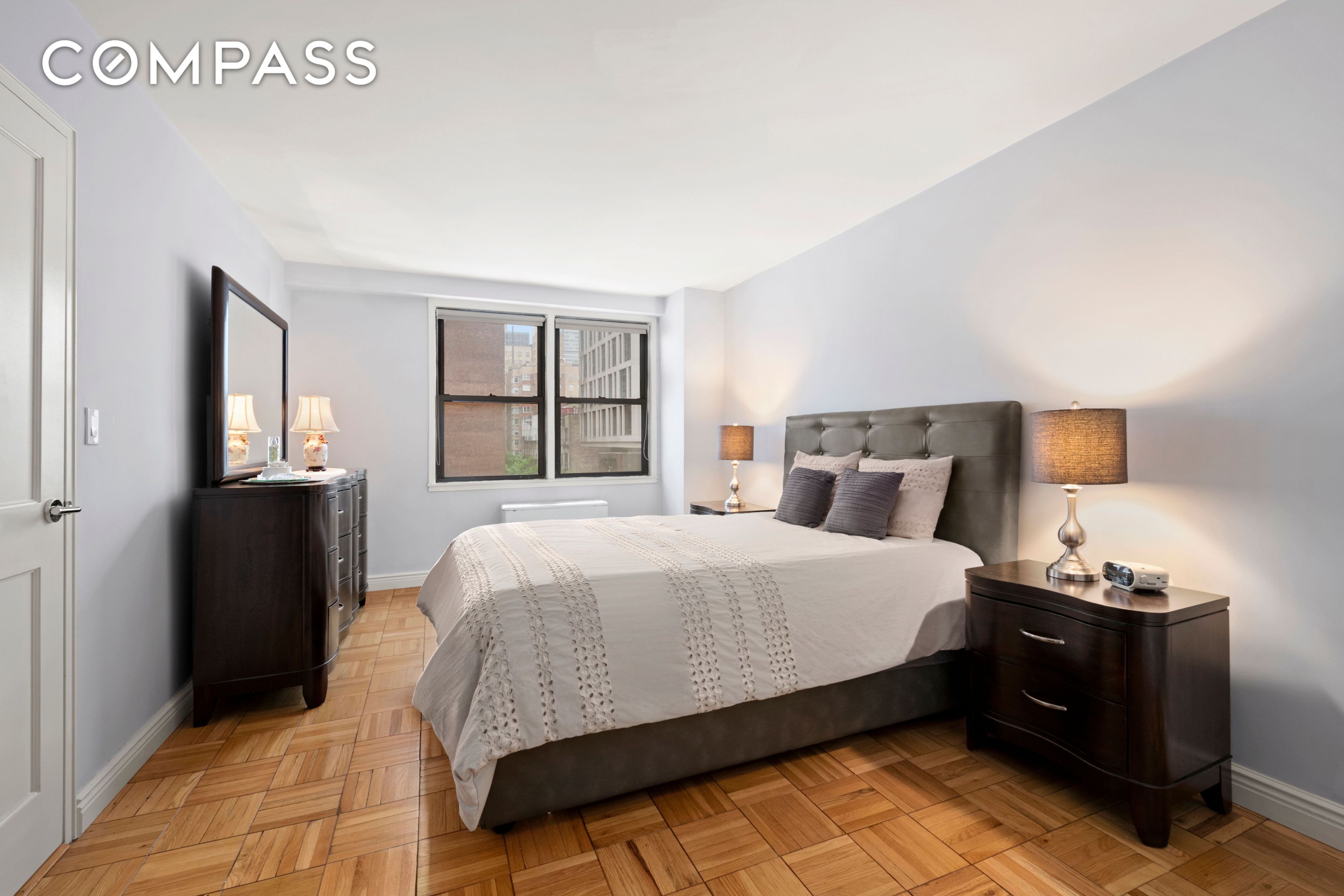 #5 photo, 201 E 21st Street, Gramercy Park , NY 10010