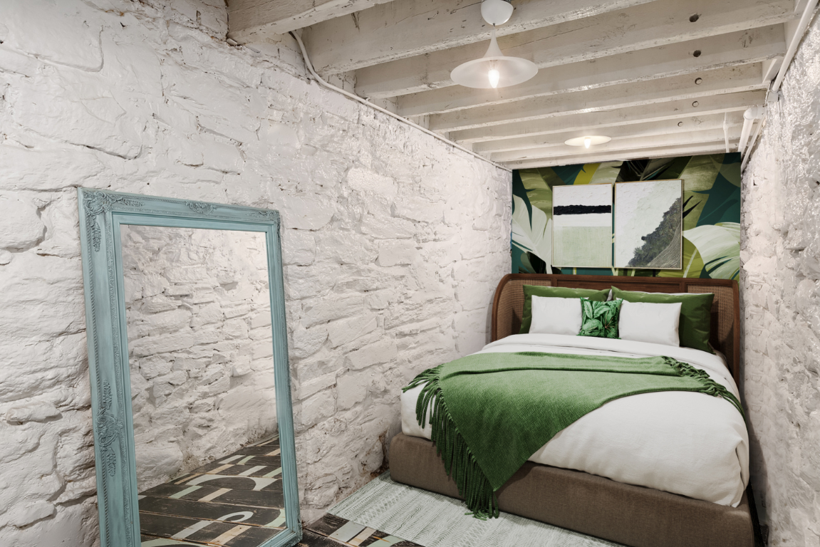 #12 photo, 121 E 10TH Street, East Village , NY 10003