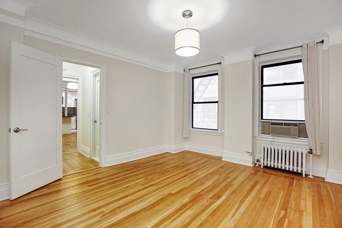 #3 photo, 467 CENTRAL Park W, Manhattan Valley , NY 10025